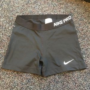Women’s Nike training shorts sz: Large